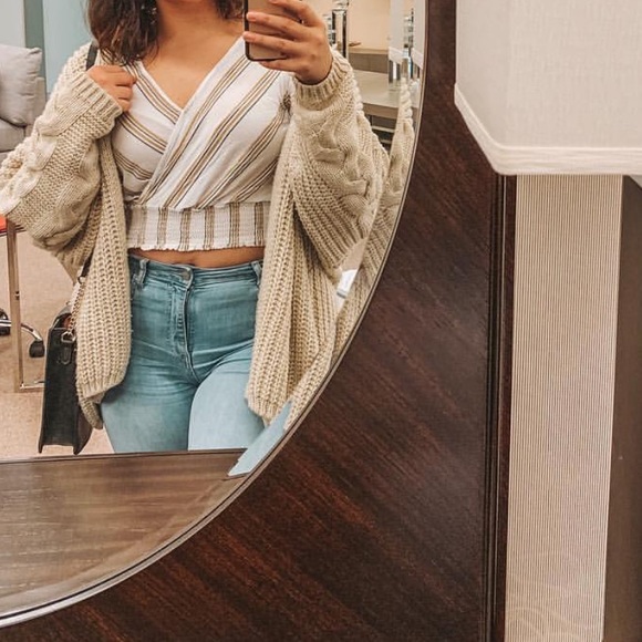 Striped cropped too with cinched waist - Picture 4 of 4